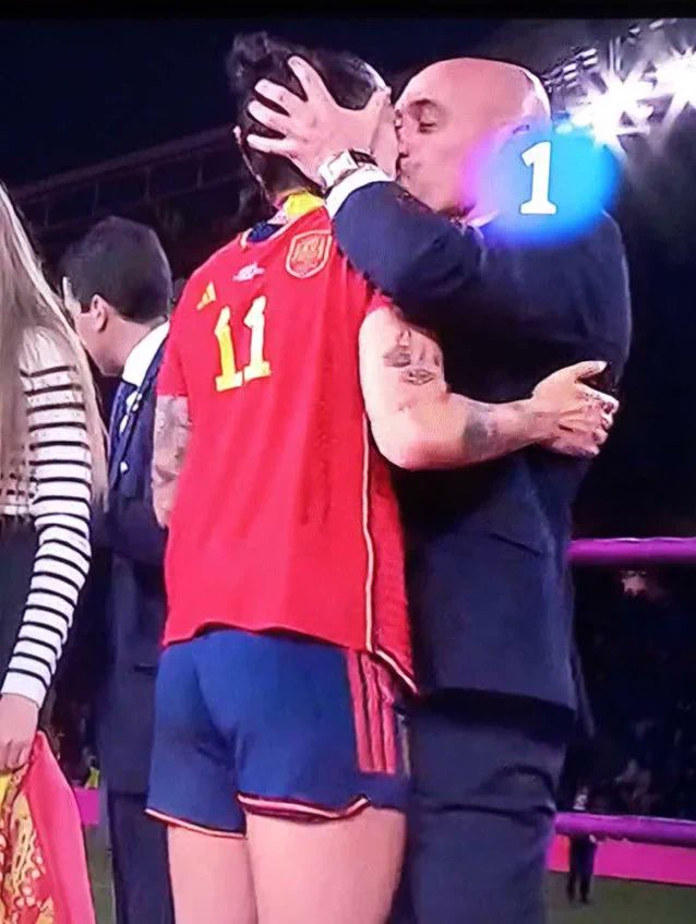 New Footage Shows Jenni Hermoso Laughing and Joking on the Team Bus about Luis Rubiales kissing Her after Women’s World Cup Final (video)
